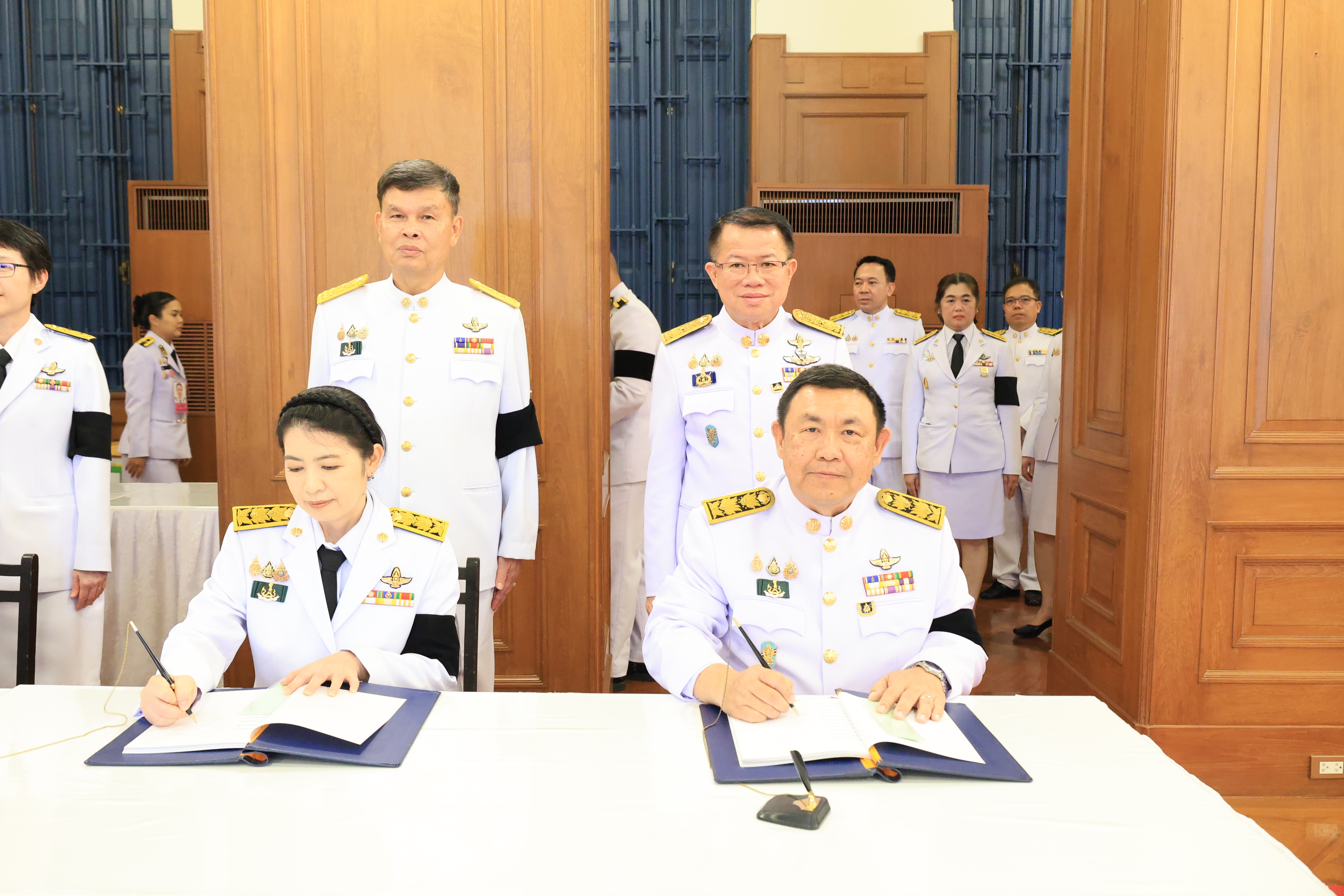 title - เลขาธิการ ส.ป.ก. ร่วมถวายแจกันดอกไม้และลงนามถวายพระพร เนื่องในโอกาสวันเฉลิมพระชนมพรรษา พระบาทสมเด็จพระปรเมนทรรามาธิบดีศรีสินทร มหาวชิราลงกรณ พระวชิรเกล้าเจ้าอยู่หัว 28 กรกฎาคม 2568